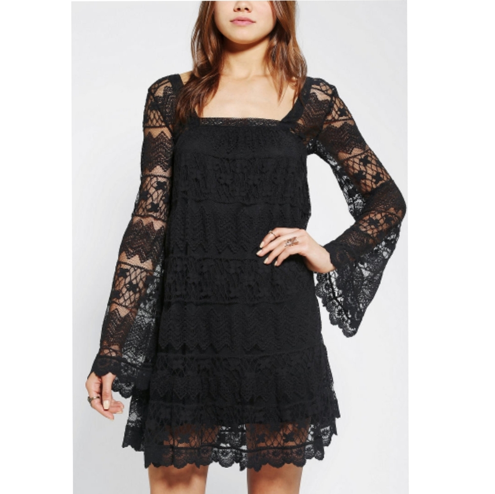 UO KIMCHI BLUE Buttercup Lace Bell Sleeve Dress M - Picture 1 of 8